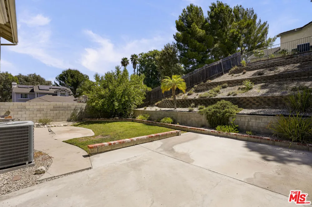 28602 Heather Lane Castaic, CA 91384