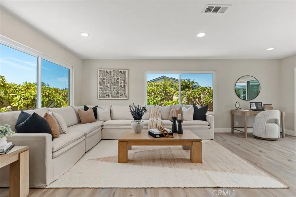 6111 Leyte Cypress, CA 90630