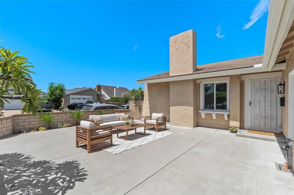 6111 Leyte Cypress, CA 90630