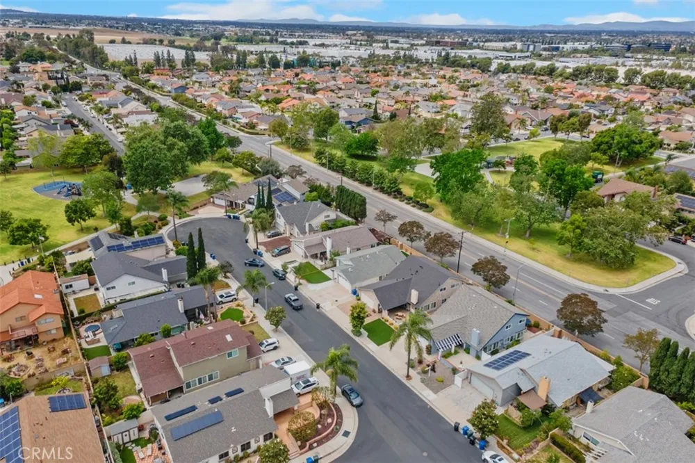 6111 Leyte Cypress, CA 90630