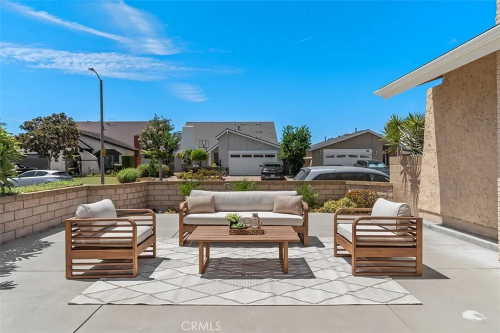 6111 Leyte Cypress, CA 90630
