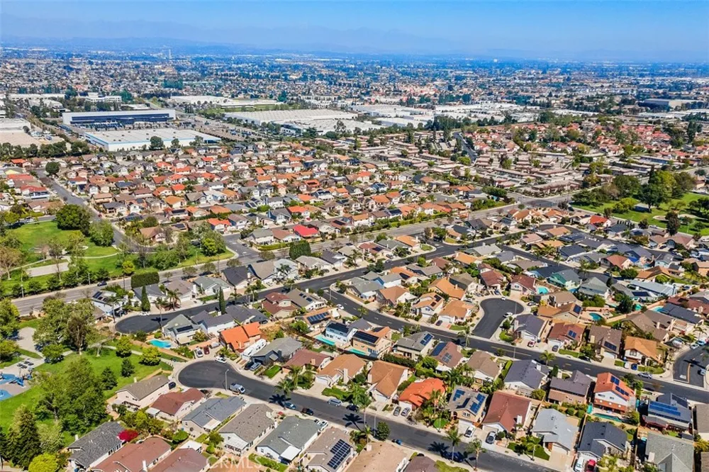 6111 Leyte Cypress, CA 90630