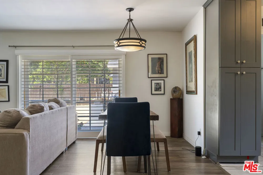 5636 Valley Circle Boulevard Los Angeles, CA 91367