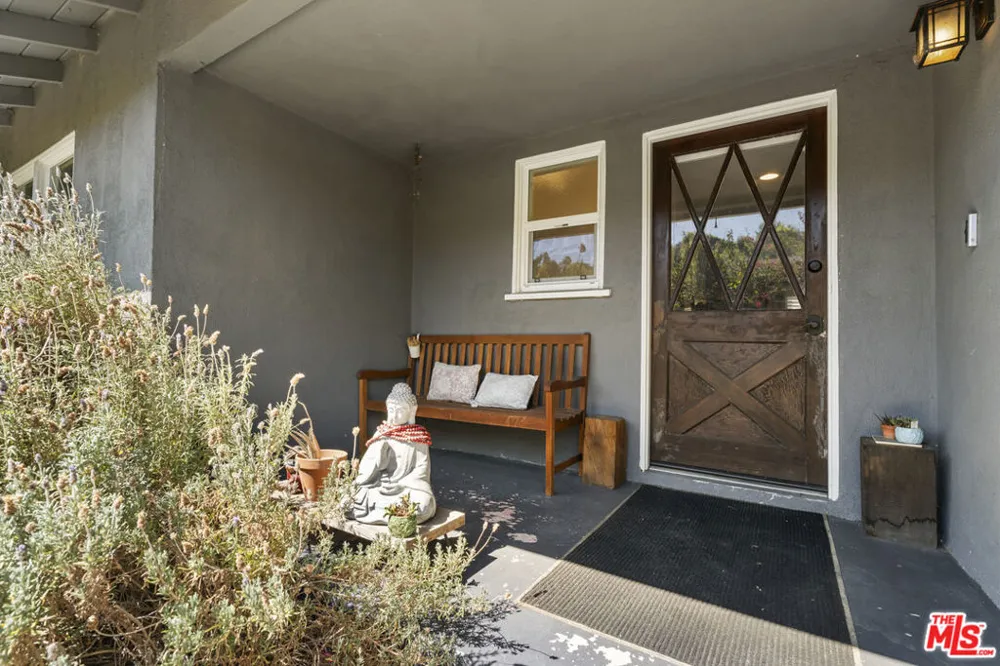 5636 Valley Circle Boulevard Los Angeles, CA 91367