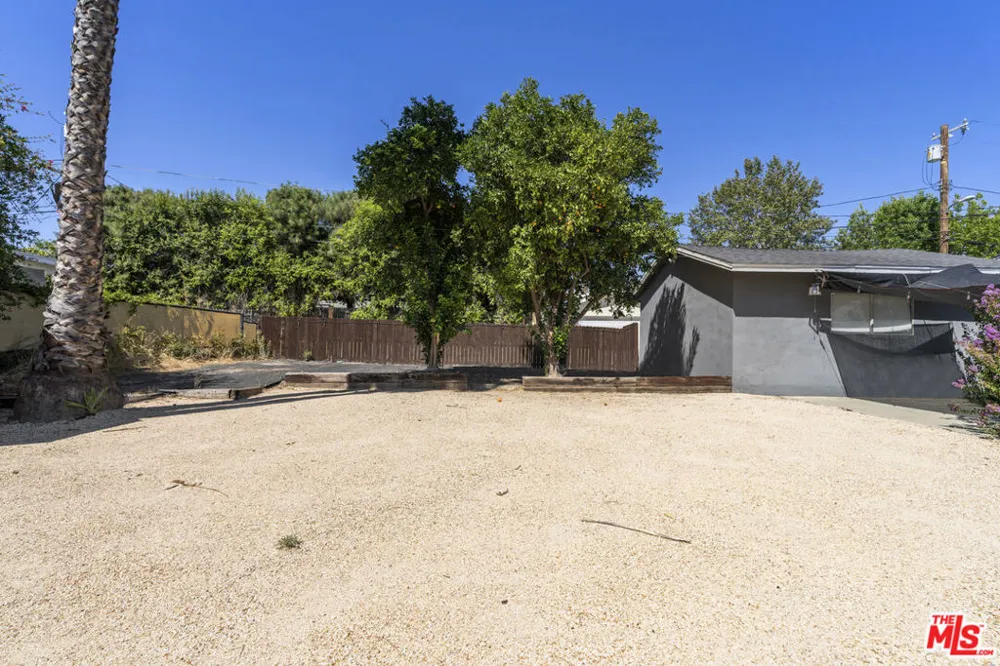 5636 Valley Circle Boulevard Los Angeles, CA 91367