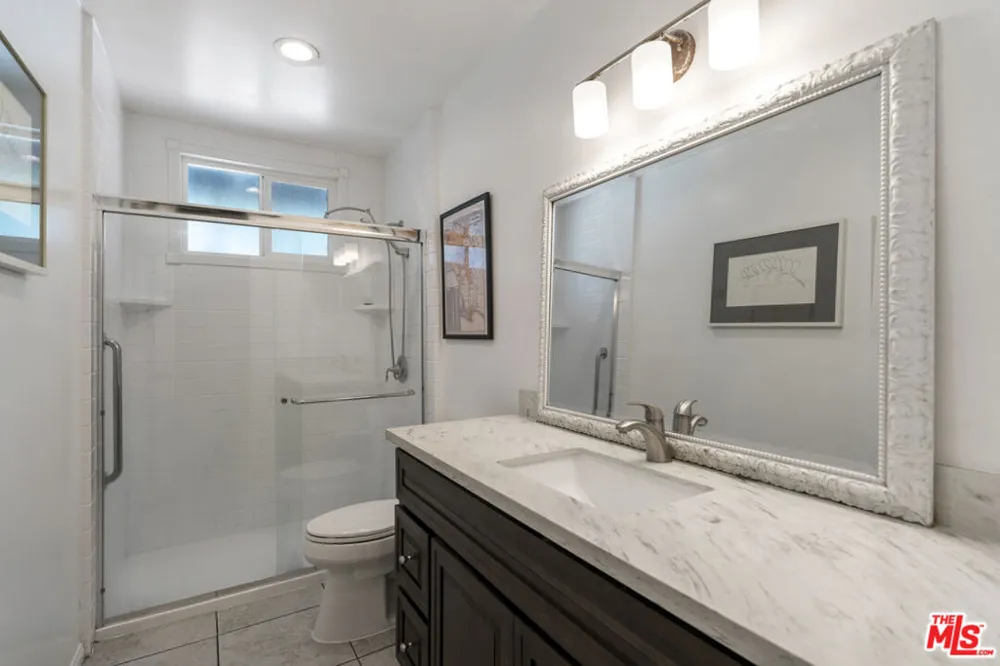 5636 Valley Circle Boulevard Los Angeles, CA 91367