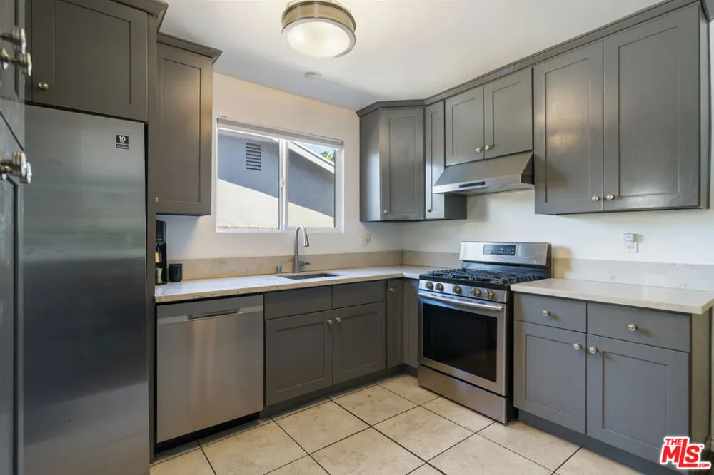 5636 Valley Circle Boulevard Los Angeles, CA 91367