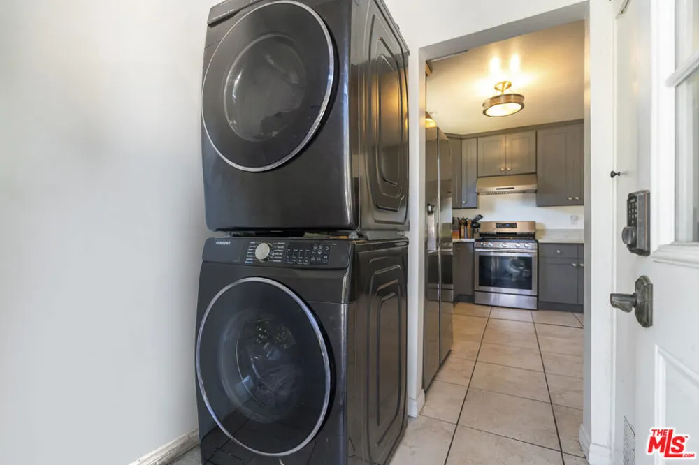 5636 Valley Circle Boulevard Los Angeles, CA 91367