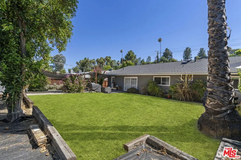 5636 Valley Circle Boulevard Los Angeles, CA 91367