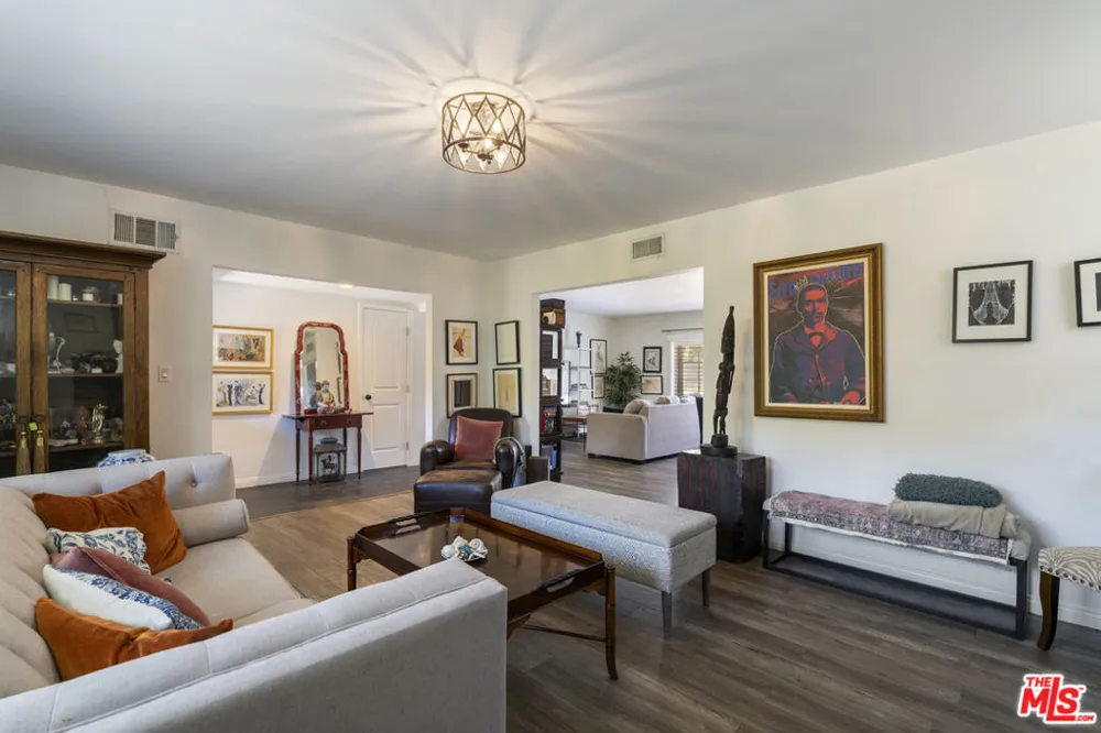 5636 Valley Circle Boulevard Los Angeles, CA 91367