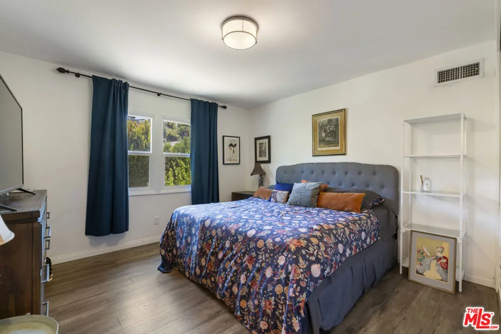 5636 Valley Circle Boulevard Los Angeles, CA 91367