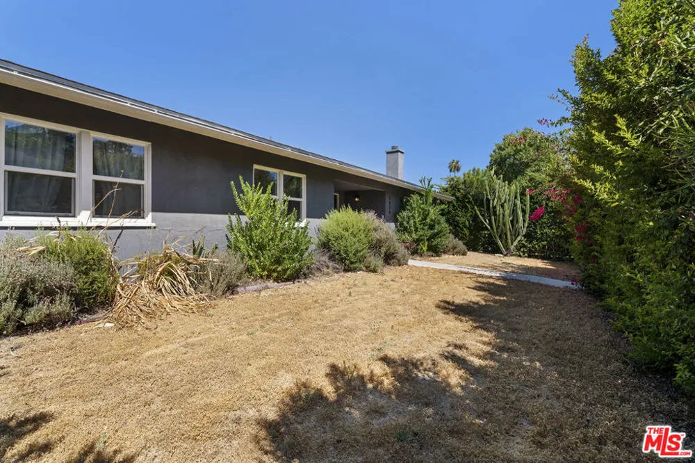 5636 Valley Circle Boulevard Los Angeles, CA 91367