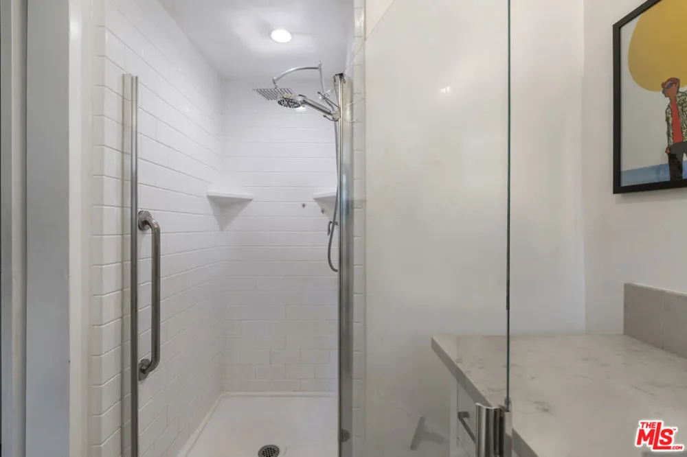5636 Valley Circle Boulevard Los Angeles, CA 91367