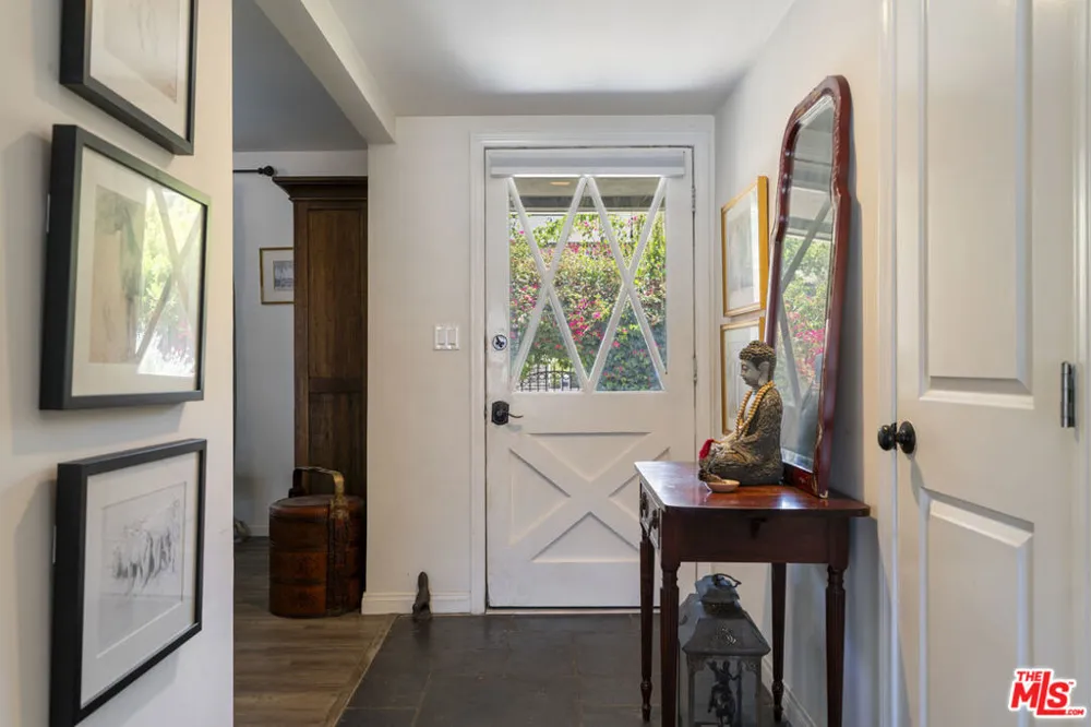 5636 Valley Circle Boulevard Los Angeles, CA 91367