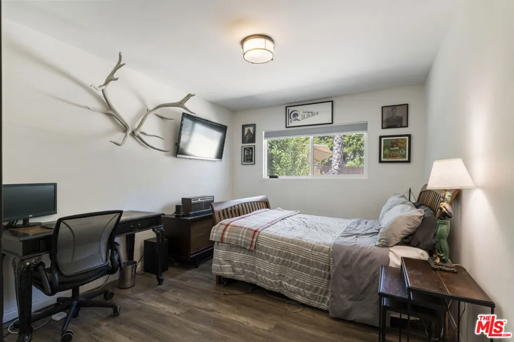 5636 Valley Circle Boulevard Los Angeles, CA 91367