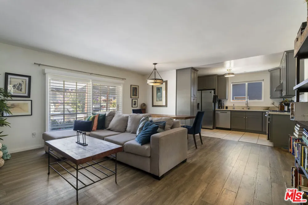5636 Valley Circle Boulevard Los Angeles, CA 91367