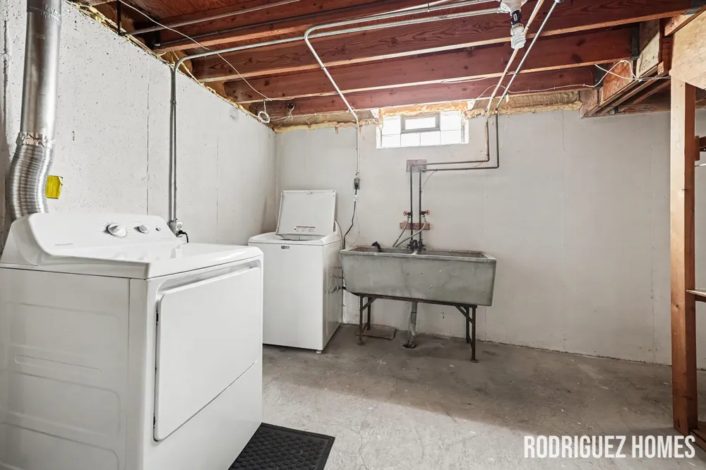 1732 Benjamin Avenue NE Grand Rapids, MI 49505