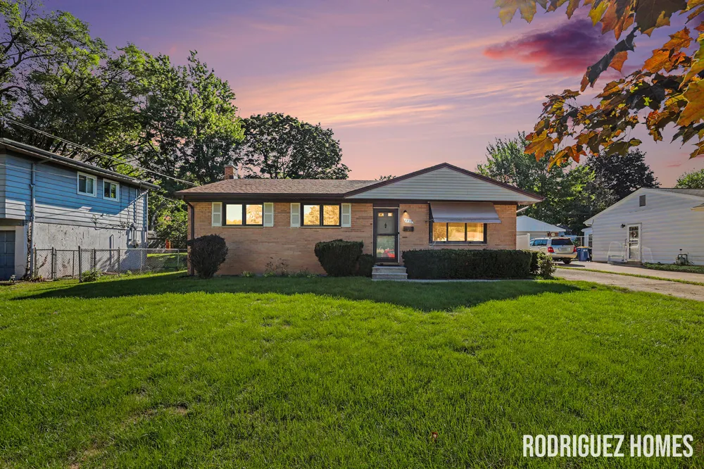 1732 Benjamin Avenue NE Grand Rapids, MI 49505