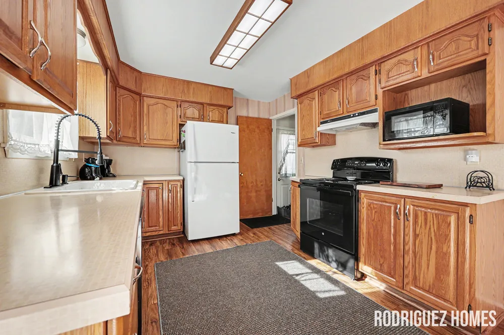 1732 Benjamin Avenue NE Grand Rapids, MI 49505