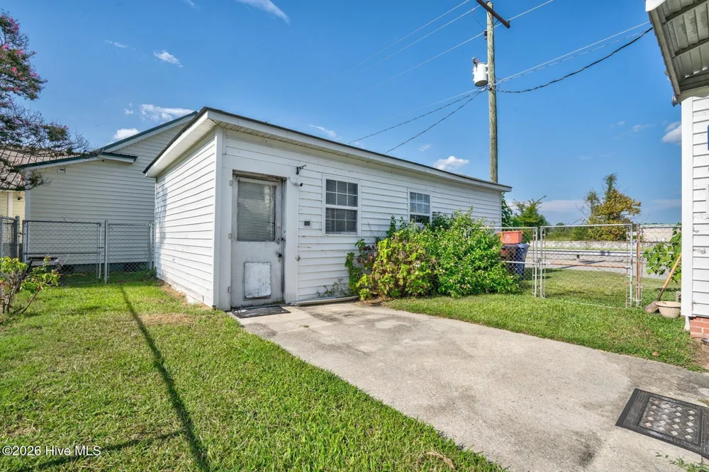 300 W Howard Avenue Tarboro, NC 27886