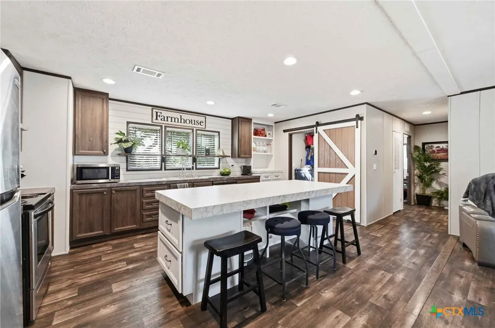 460 Vine Street Kerrville, TX 78028