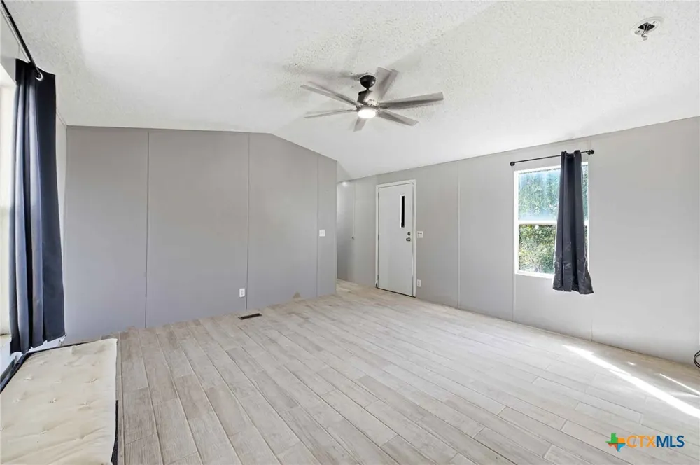 460 Vine Street Kerrville, TX 78028