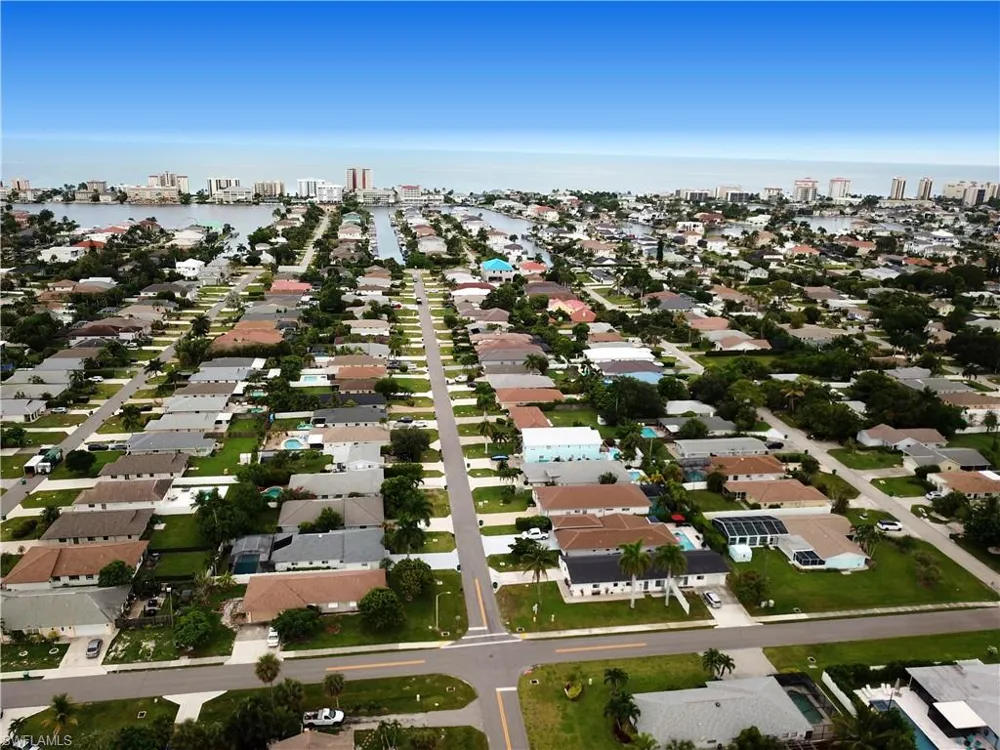 618 99th Avenue Naples, FL 34108