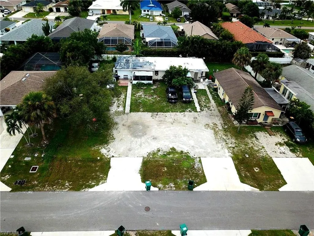 618 99th Avenue Naples, FL 34108