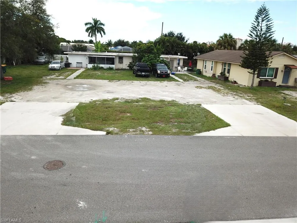 618 99th Avenue Naples, FL 34108