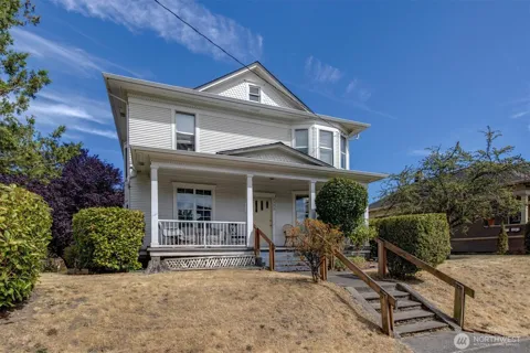 5522 12th Avenue NE