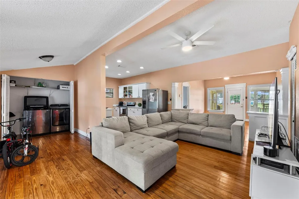 1031 WALTHAM AVENUE Orlando, FL 32809