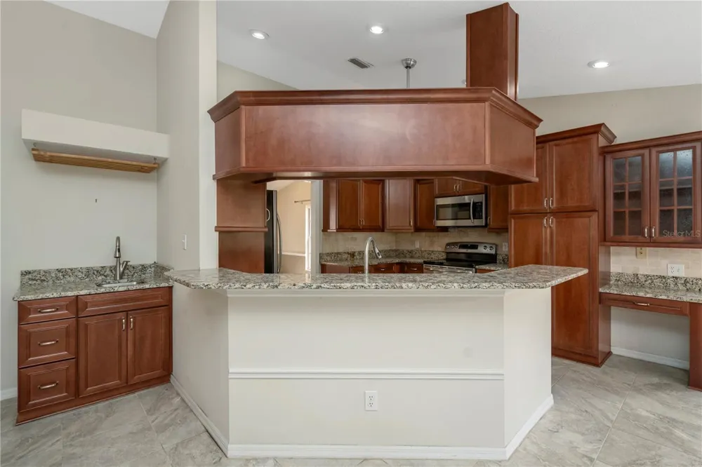 785 DUQUE ROAD Lutz, FL 33549
