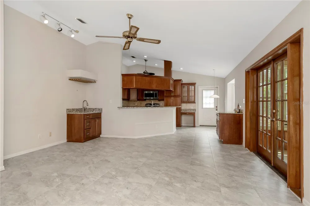785 DUQUE ROAD Lutz, FL 33549
