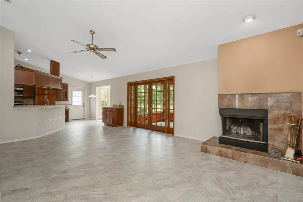 785 DUQUE ROAD Lutz, FL 33549
