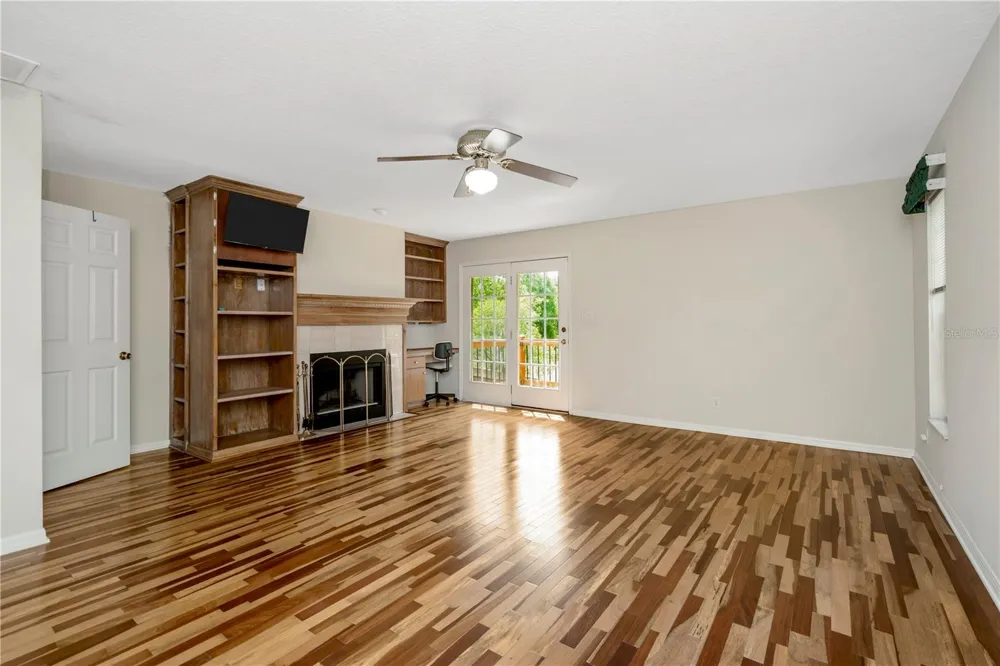 785 DUQUE ROAD Lutz, FL 33549