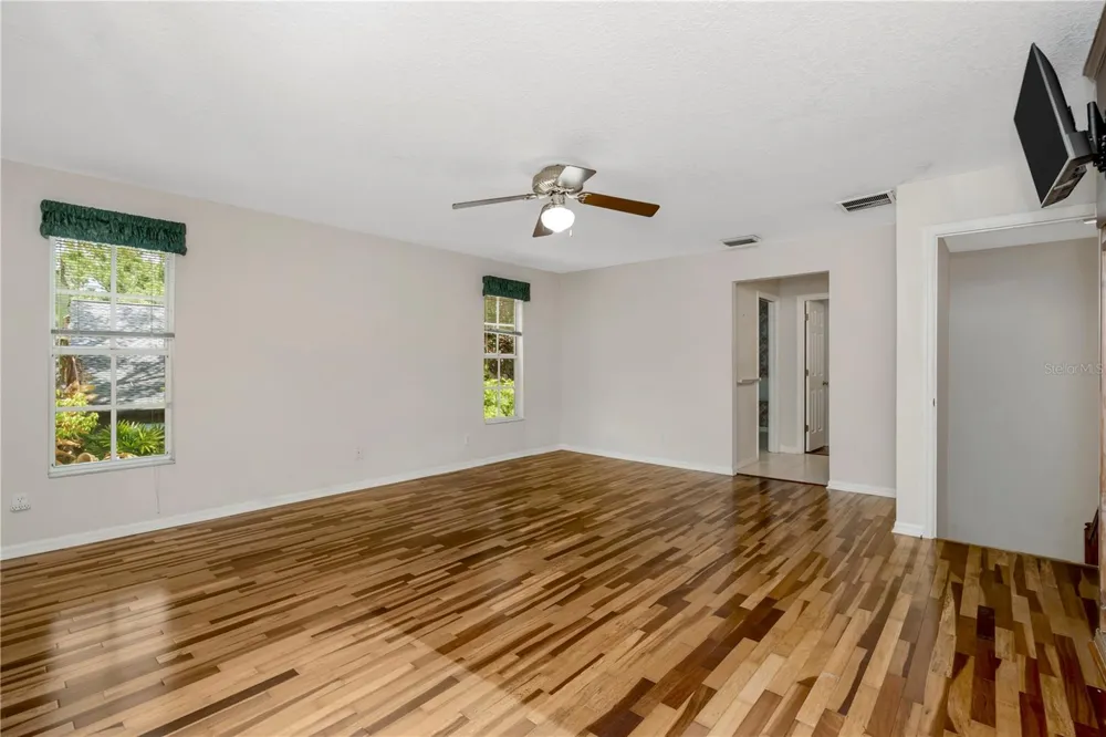 785 DUQUE ROAD Lutz, FL 33549