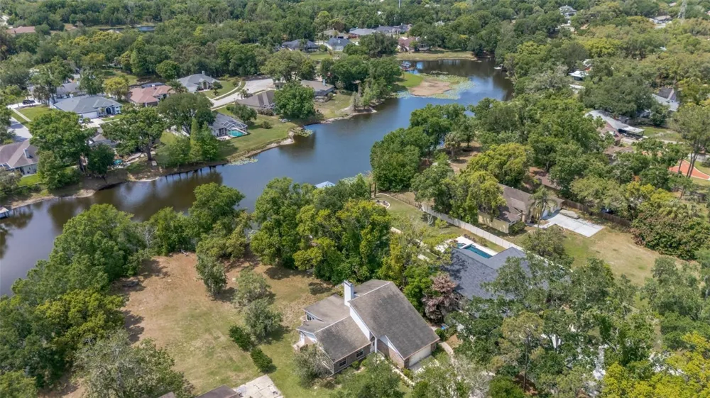 785 DUQUE ROAD Lutz, FL 33549