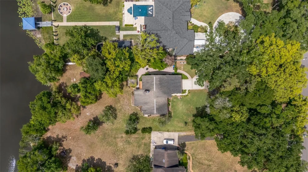 785 DUQUE ROAD Lutz, FL 33549