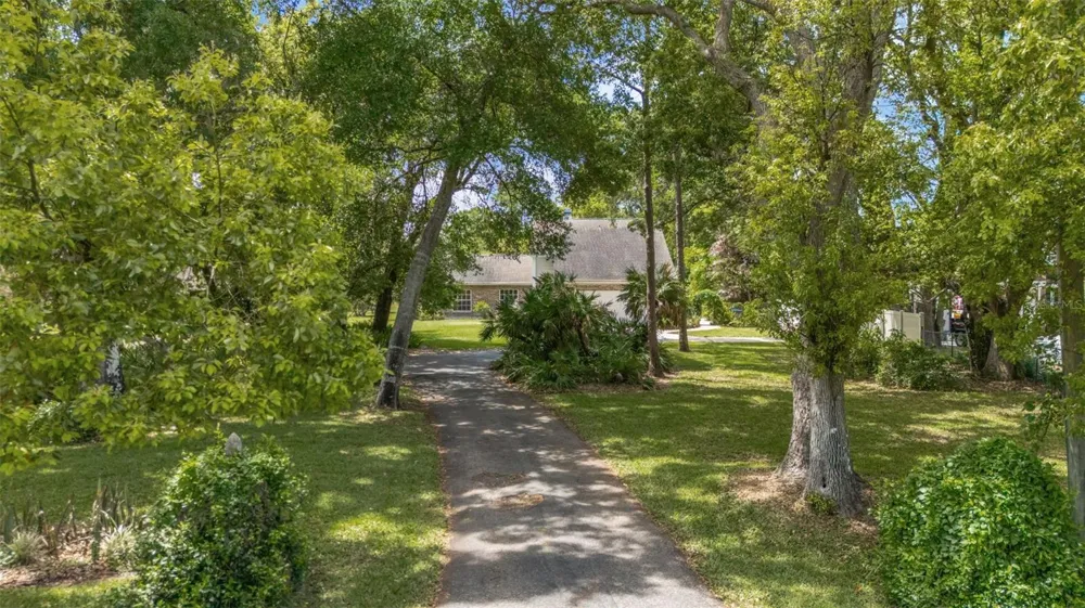 785 DUQUE ROAD Lutz, FL 33549