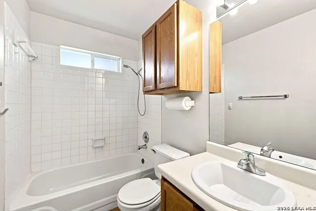 2415 CROWN XING San Antonio, TX 78251