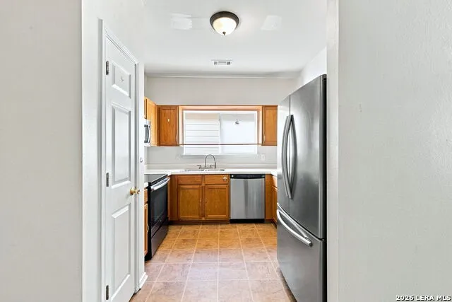 2415 CROWN XING San Antonio, TX 78251