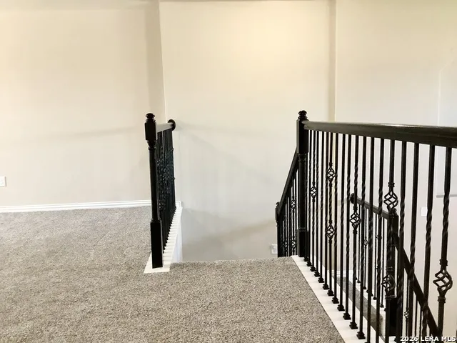 7931 HEADWATERS TRL San Antonio, TX 78254