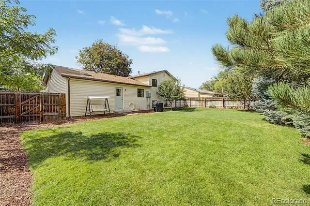 914 S Macon Street Aurora, CO 80012