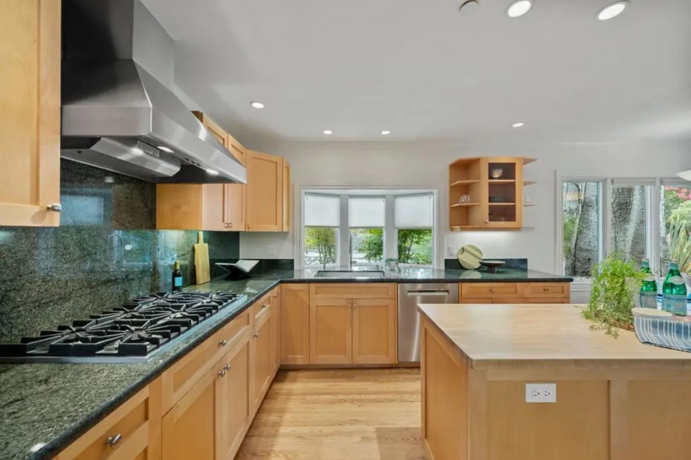 1238 Bernal Avenue Burlingame, CA 94010
