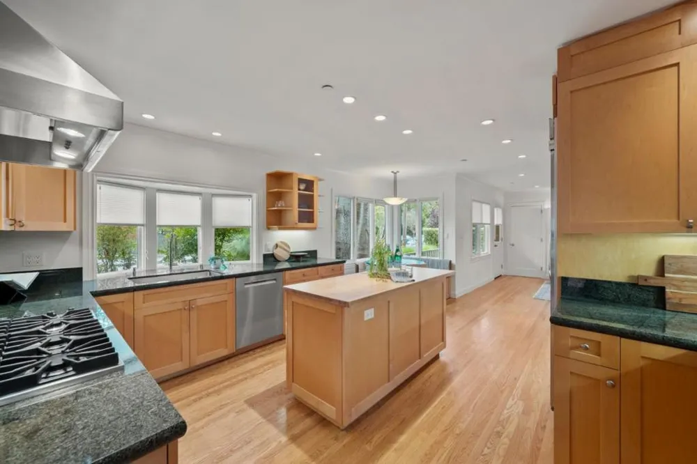 1238 Bernal Avenue Burlingame, CA 94010
