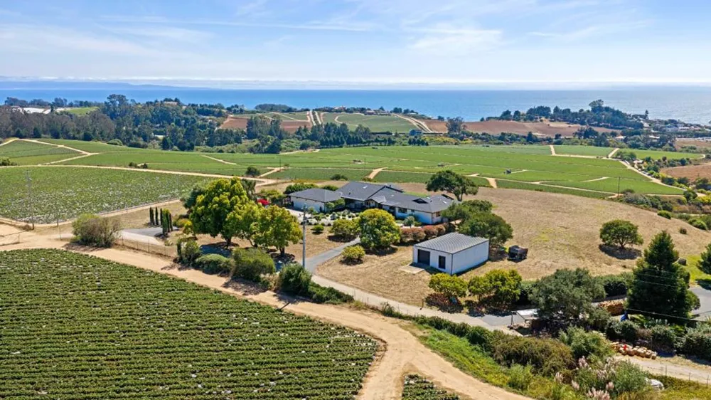 145 Coy Drive Watsonville, CA 95076