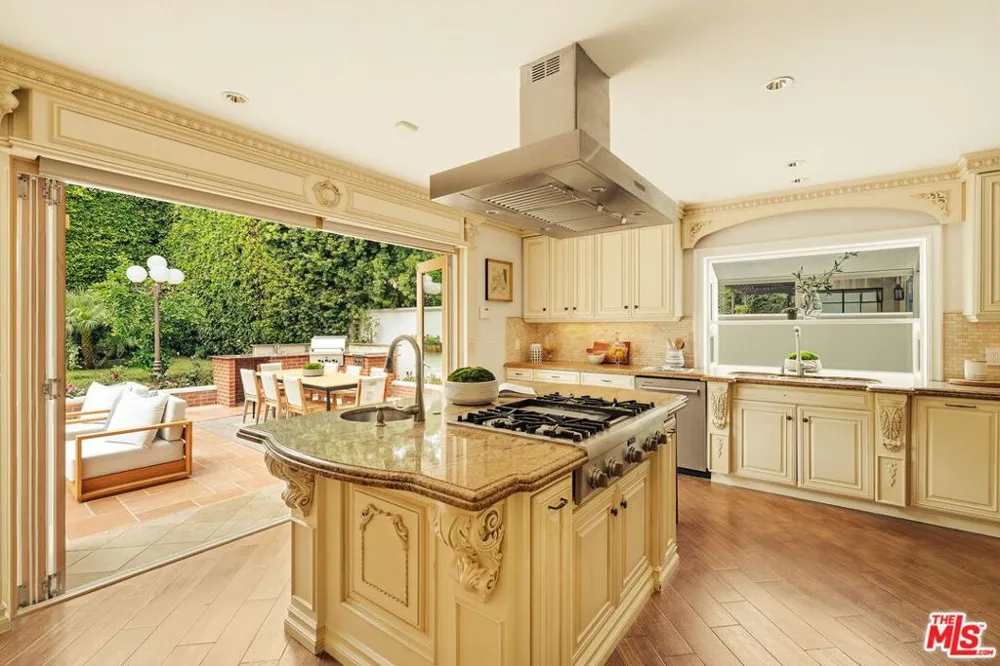 1617 Orange Grove Avenue Los Angeles, CA 90046