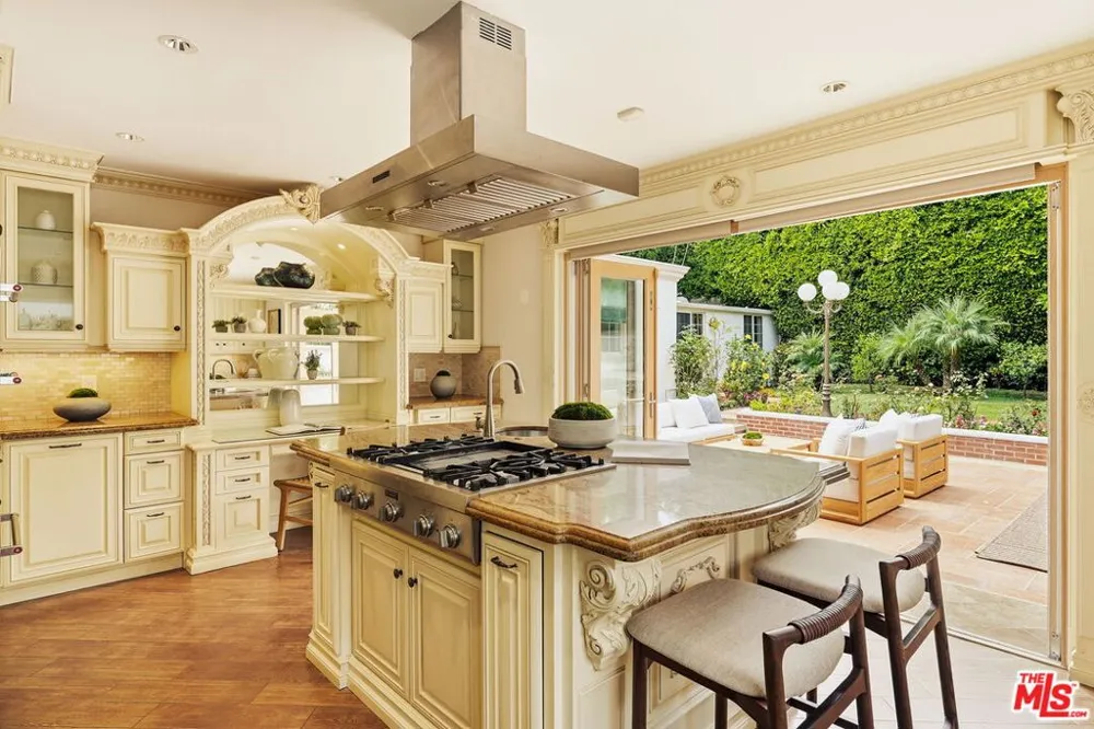 1617 Orange Grove Avenue Los Angeles, CA 90046
