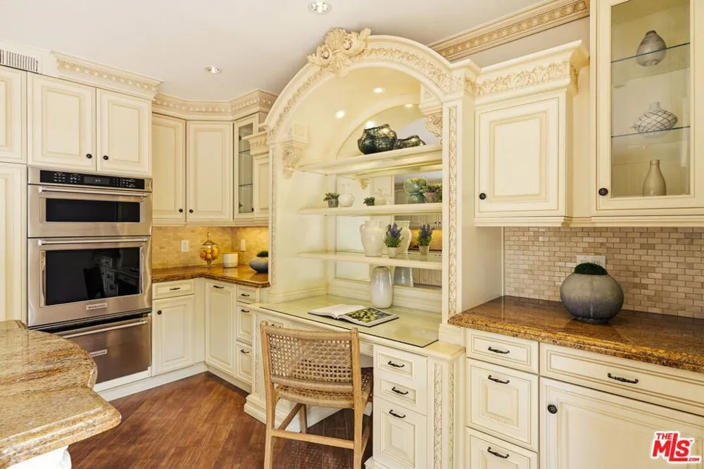1617 Orange Grove Avenue Los Angeles, CA 90046