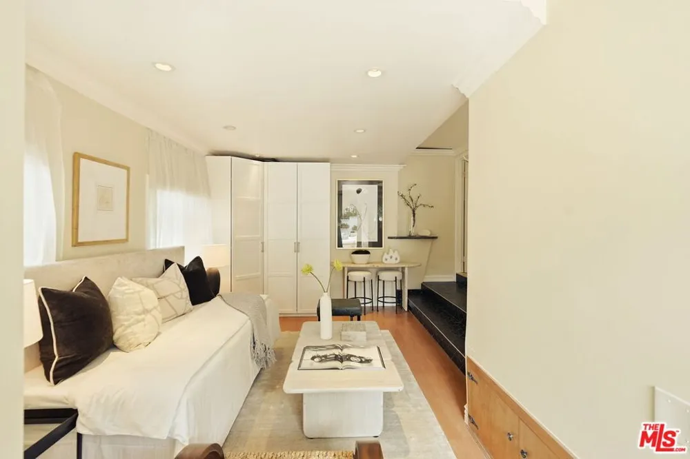 1617 Orange Grove Avenue Los Angeles, CA 90046